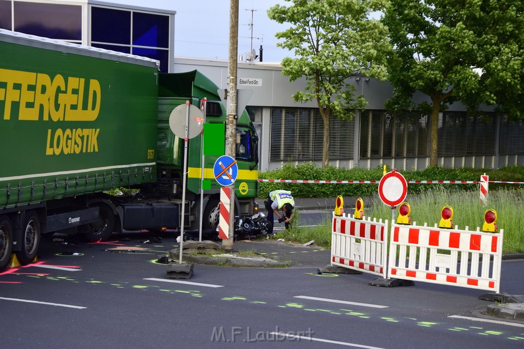 Schwerer Motorrad Unfall Feldkassel Robert Boschstr Edsel Fordstr P060.JPG - Miklos Laubert